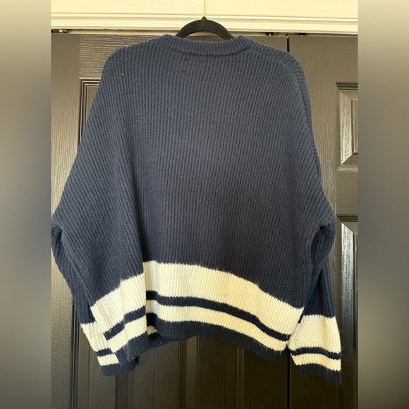 Sweater - Picture 5 of 5